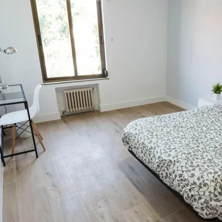 Rent this 8 bed room on Paseo de los Pontones in 29, 28005 Madrid