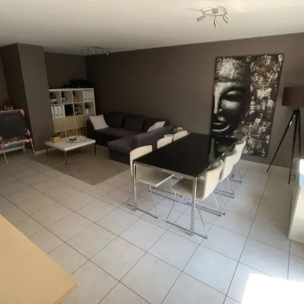 Rent this 2 bed apartment on Rue du Bon Pasteur - Goede Herderstraat 10 in 1080 Molenbeek-Saint-Jean - Sint-Jans-Molenbeek, Belgium