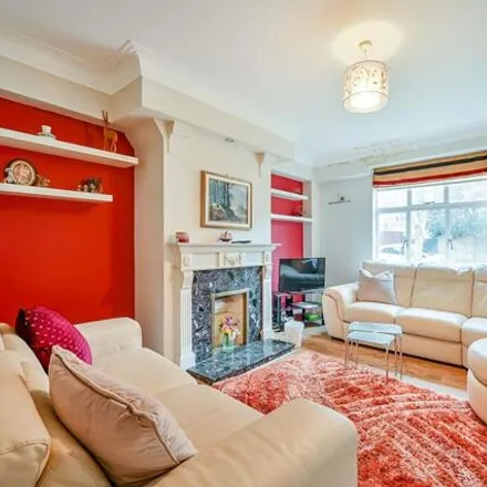 Rent this 2 bed apartment on Marlborough Road in Wellesley Road, Strand-on-the-Green