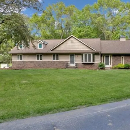 Buy this 4 bed house on West Predmore Road in Oakland Charter Township, MI 48363