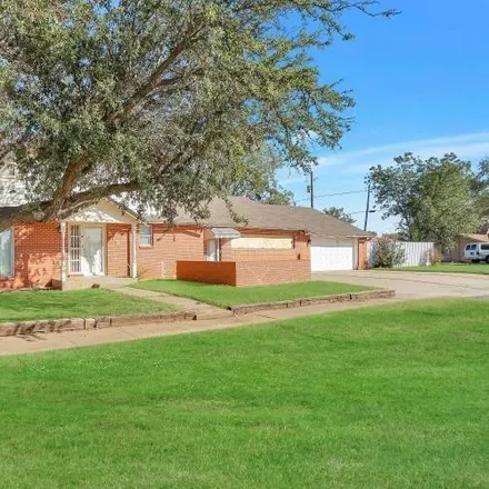 Buy this 3 bed house on 550 North 4th Street in Hollis, OK 73550