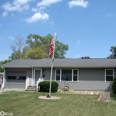 Buy this 2 bed house on 608 North Carol Avenue in Mount Pleasant, IA 52641