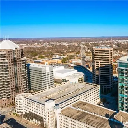 Image 4 - Center Point, 201 North Elm Street, Fisher Park, Greensboro, NC 27401, USA - Condo for sale
