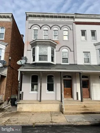 Image 2 - 9 Carlisle Avenue, York, PA 17401, USA - House for sale