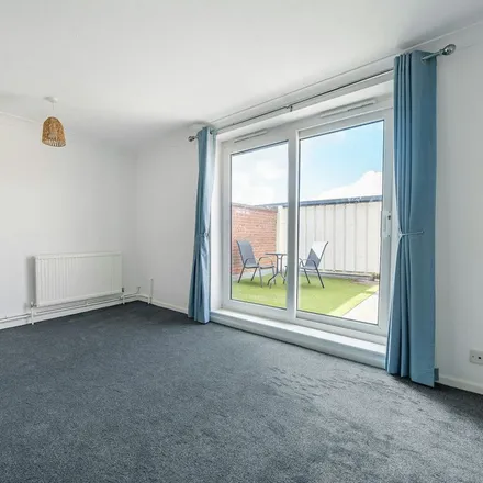Image 2 - Savile Way, Grove, OX12 0PX, United Kingdom - Apartment for rent