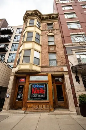 Rent this 3 bed apartment on Old Town Nails in 1433 North Wells Street, Chicago