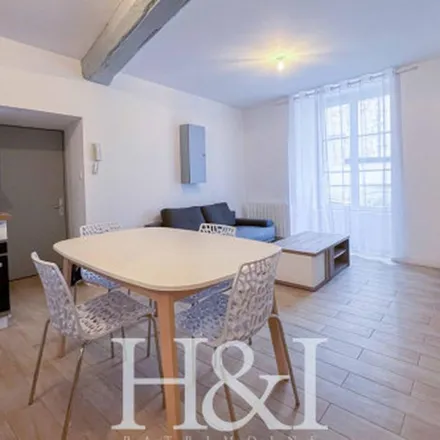Rent this 2 bed apartment on 17 Rue Poulain in 86100 Châtellerault, France
