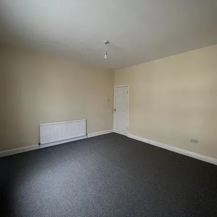 Rent this 2 bed townhouse on Estcourt Street in Hull, HU9 2RR