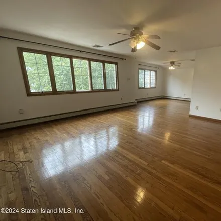 Image 4 - 44 Hillcrest St, New York, 10308 - House for rent