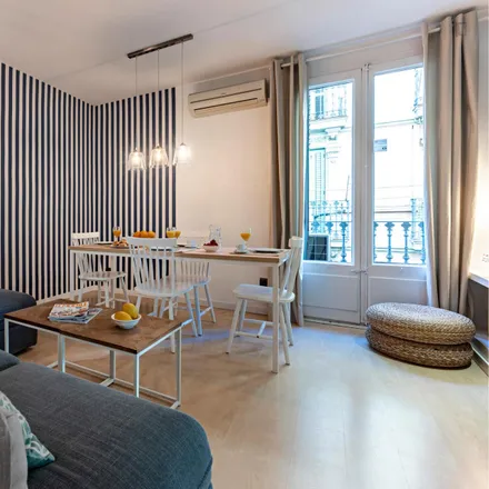 Rent this 3 bed apartment on Restaurant Segons Mercat Barceloneta in Carrer de Balboa, 16