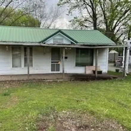 Buy this 2 bed house on 253 South Lake Street in Paris, TN 38242