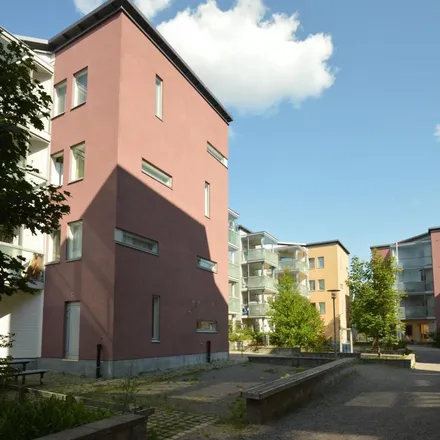 Rent this 3 bed apartment on Viikinportti 2 in 00790 Helsinki, Finland