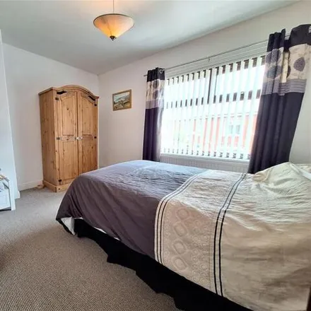 Image 7 - Stanley Road, Chadderton, OL9 7HF, United Kingdom - Townhouse for sale