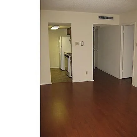 Image 5 - Greenwood Towers, 1800 Lavaca Street, Austin, TX 78701, USA - Condo for rent