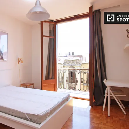 Rent this 7 bed room on Carrer de Mallorca in 181, 08001 Barcelona