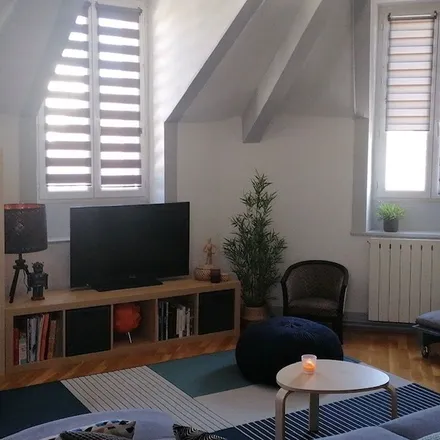 Rent this 2 bed apartment on Les Pommerots in 70100 Gray, France