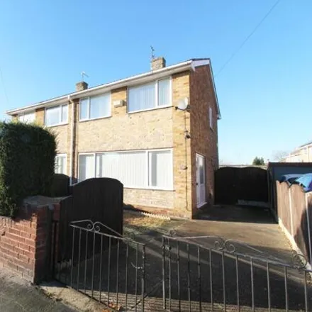 Rent this 3 bed duplex on Abbey Road in Hatfield, DN7 4LQ