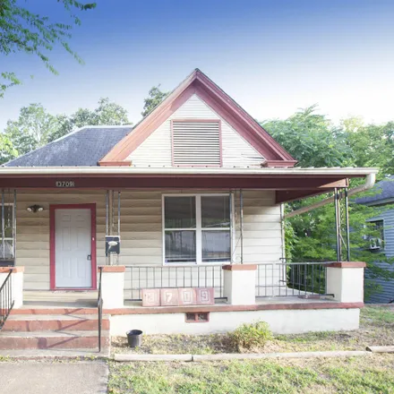 Rent this 2 bed duplex on 3604 West 12th Street in Little Rock, AR 72204