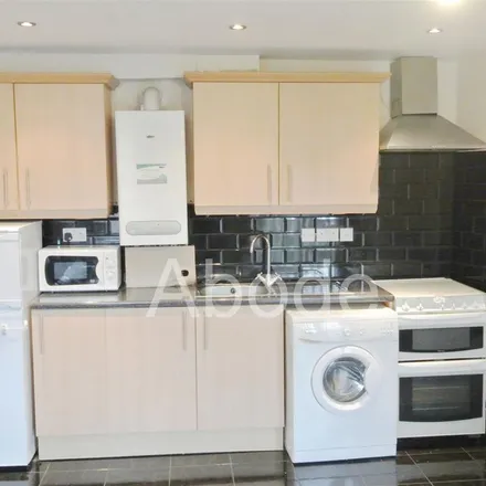 Image 6 - Woodhouse Street Holborn Terrace, Woodhouse Street, Leeds, LS6 2PY, United Kingdom - Apartment for rent