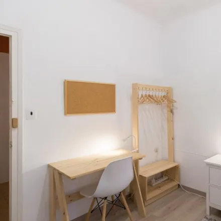 Rent this 5 bed room on Carrer de Sardenya in 373, 08001 Barcelona