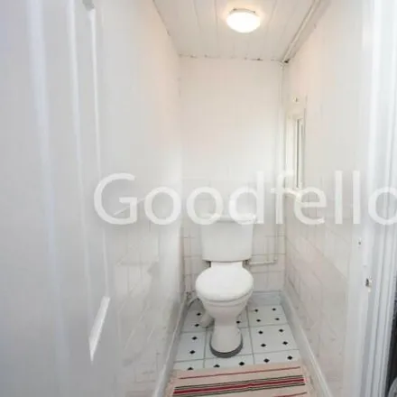 Image 7 - Birch Walk, Lonesome, London, CR4 1AW, United Kingdom - House for rent