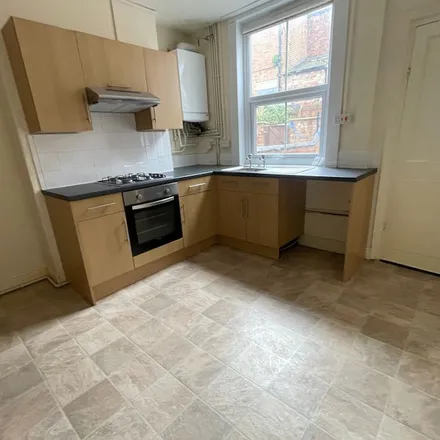 Image 4 - Loughborough Avenue, Nottingham, NG2 4LG, United Kingdom - Apartment for rent