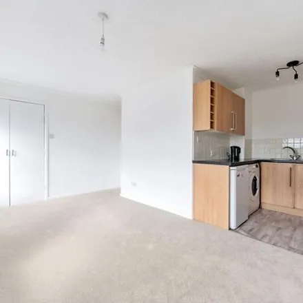 Image 7 - Spar, 94 High Street, Swindon, SN4 7HA, United Kingdom - Apartment for rent