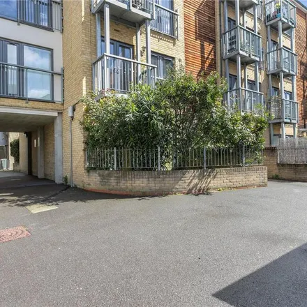 Image 7 - 34 New Road, St. George in the East, London, E1 1HE, United Kingdom - Apartment for rent