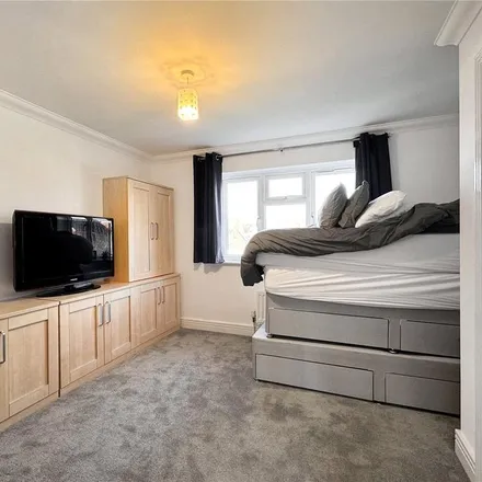 Image 6 - Sunnyside Close, Angmering, BN16 4GA, United Kingdom - Duplex for rent