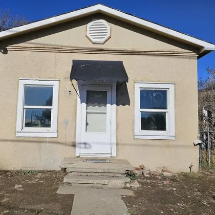 Buy this 3 bed house on 1177 Owens Street in Klamath Falls, OR 97601