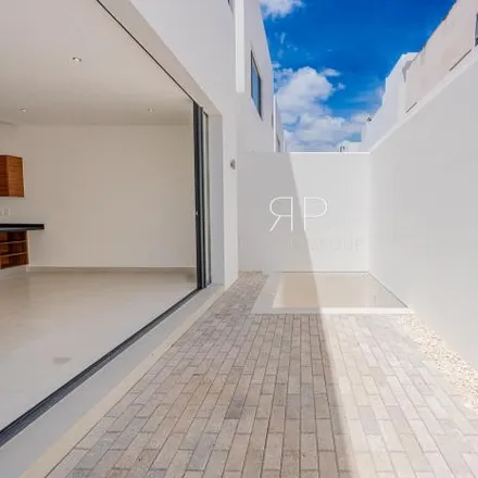 Buy this 4 bed house on unnamed road in 77534 Cancún, ROO