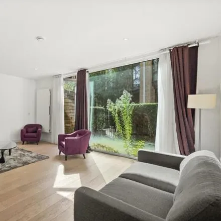 Buy this 4 bed townhouse on 12 Starboard Way in London, E16 2PF