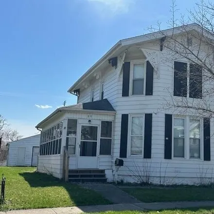 Buy this 4 bed house on 555 Oakhill Avenue in Jackson, MI 49201