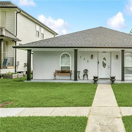 Buy this 4 bed house on 175 Oakland Street in Harahan, Jefferson Parish