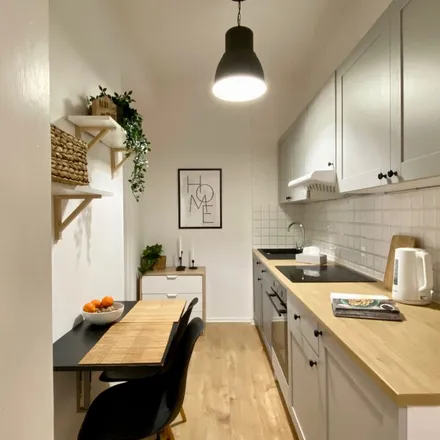 Rent this 7 bed apartment on Aleja Grunwaldzka 136 in 80-264 Gdańsk, Poland