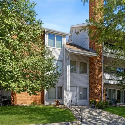 Buy this 3 bed condo on Building 2 in 50th Street, West Des Moines