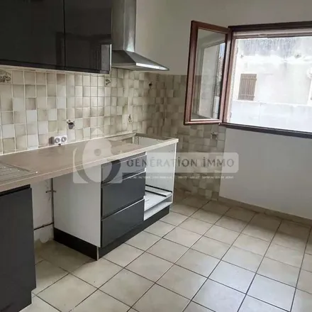 Rent this 4 bed apartment on unnamed road in 30127 Bellegarde, France