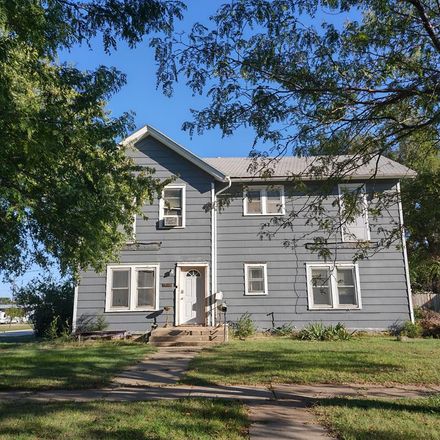 Rent this 4 bed house on E 7th St in Russell, KS