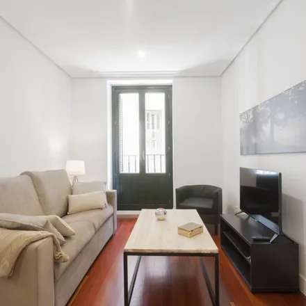 Rent this 1 bed apartment on Exp. nº 50 in Calle de los Reyes, 11