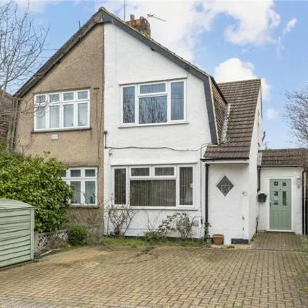 Buy this 3 bed duplex on East Road in London, TW14 8DQ