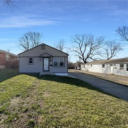 Buy this 2 bed house on 868 South Pope Avenue in Independence, MO 64050