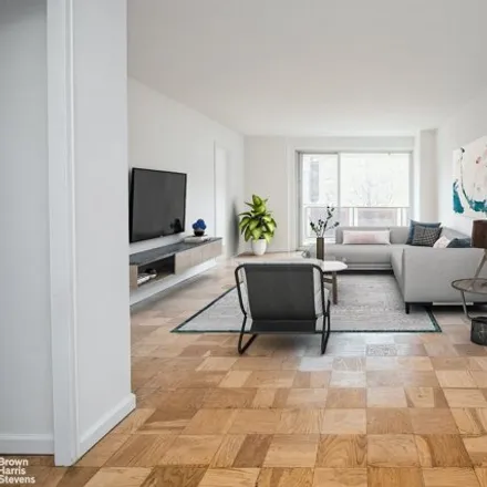 Image 1 - 110-11 Queens Boulevard, New York, NY 11375, USA - Apartment for sale