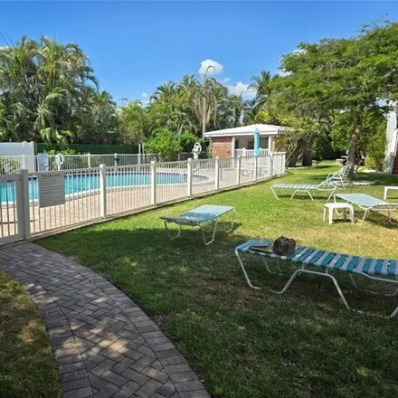 Image 2 - 248 Allenwood Drive, Lauderdale-by-the-Sea, Broward County, FL 33308, USA - Condo for sale