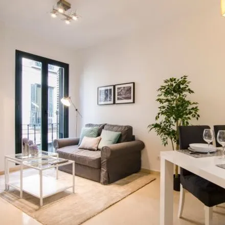 Rent this 2 bed apartment on Madrid in El Jardín, Calle de la Cruz