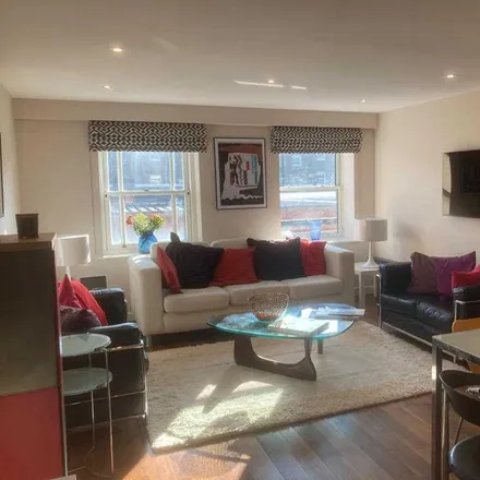 Rent this 1 bed apartment on 1 in Fountain Square, London