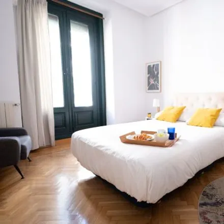 Image 2 - Calle del Barquillo, 36, 28004 Madrid, Spain - Apartment for rent
