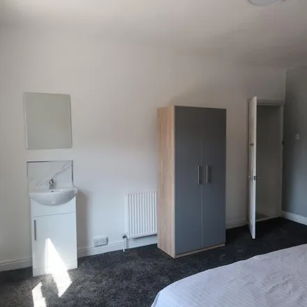 Image 6 - Harold View, Leeds, LS6 1PP, United Kingdom - Townhouse for rent