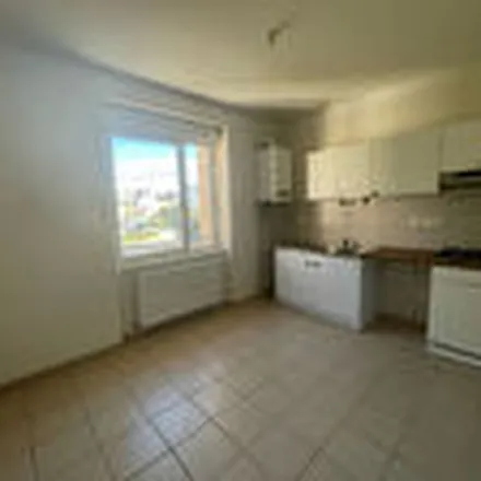 Image 3 - D 64, 12150 Buzareingues, France - Apartment for rent