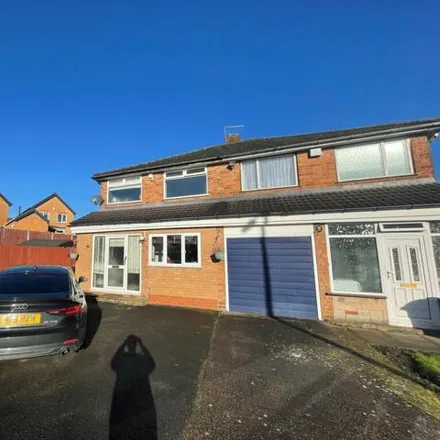 Buy this 3 bed duplex on Leacroft Grove in Wednesbury, B71 2QP