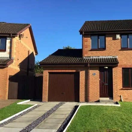 Rent this 3 bed duplex on Barony Gardens in Glasgow, G69 6TS